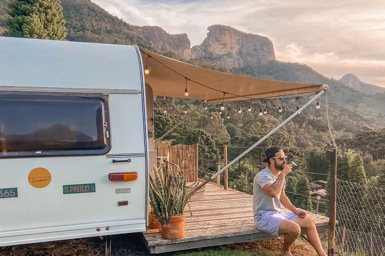 Trailer Capivara @caradecaochales