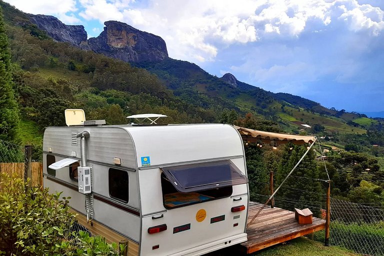 Trailer Capivara @caradecaochales
