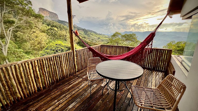 Cabana Rinoceronte - banheira vista Pedra do Baú