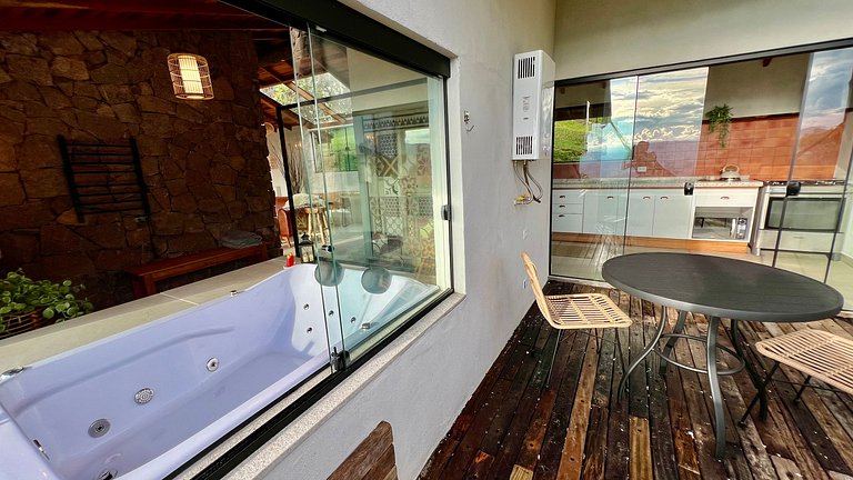 Cabana Rinoceronte - banheira vista Pedra do Baú