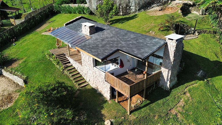 Cabana Rinoceronte - banheira vista Pedra do Baú