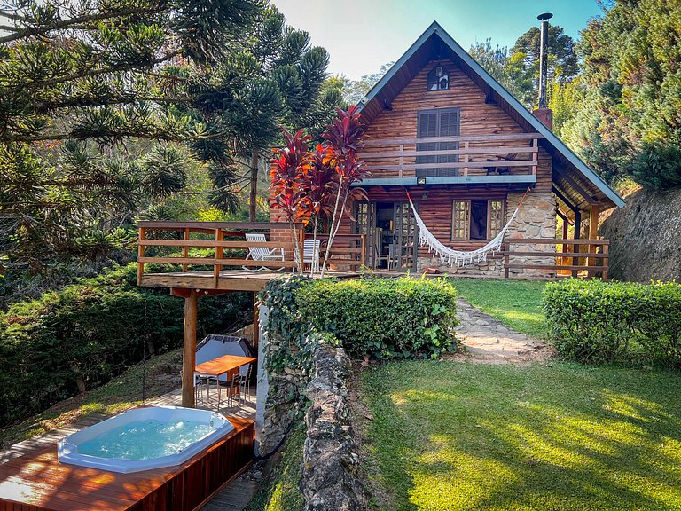 Chalé São Bernardo - com banheira de hidromassagem