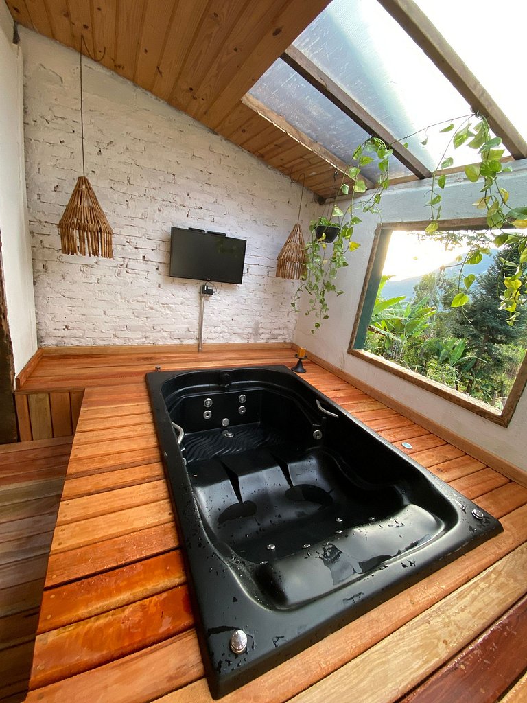 Cabana Catuaí - banheira hidromassagem e piscina